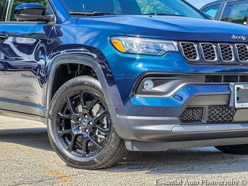 Fathom Blue Pearl Coat 2026 Jeep Compass Sport