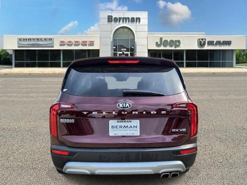 Sangria 2021 Kia Telluride EX