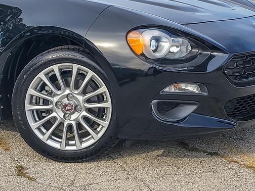 2017 FIAT 124 Spider Base
