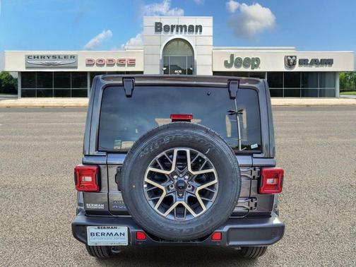 Granite Crystal Metallic Clearcoat 2025 Jeep Wrangler 4xe Sahara