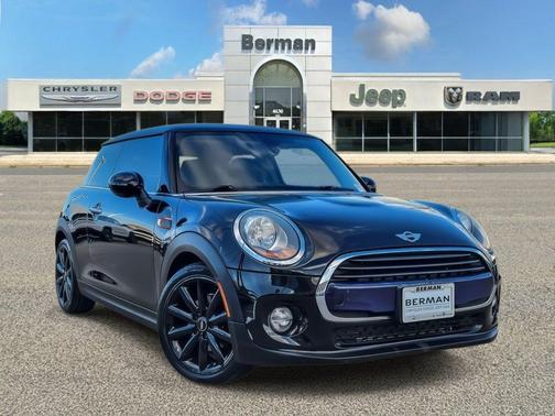 2017 MINI Hardtop Cooper