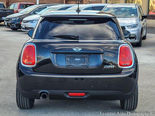 2017 MINI Hardtop Cooper