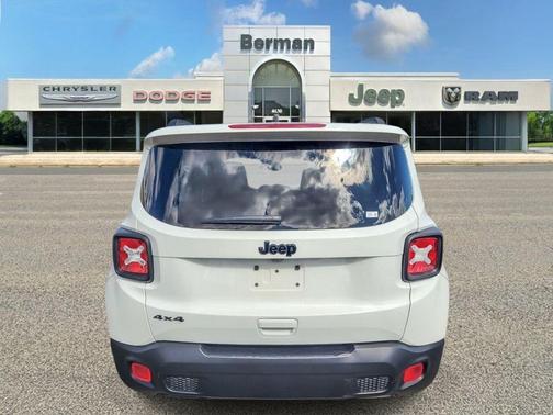 Alpine White Clearcoat 2023 Jeep Renegade Upland