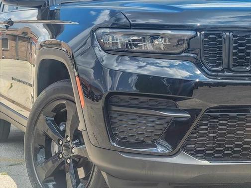2022 Jeep Grand Cherokee Altitude
