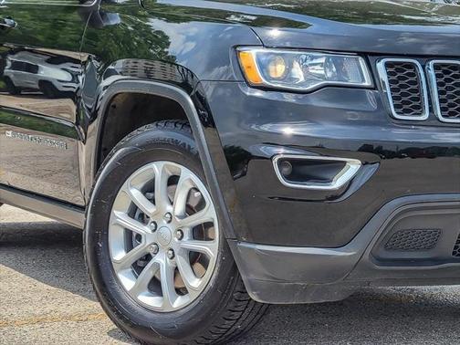 2022 Jeep Grand Cherokee Laredo