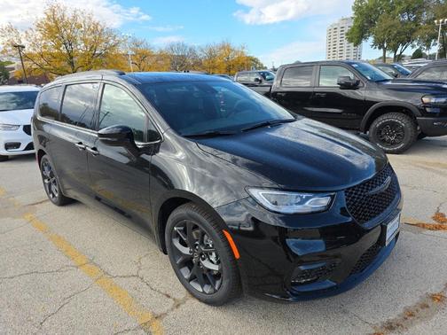 2026 Chrysler Pacifica L