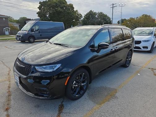 2026 Chrysler Pacifica L