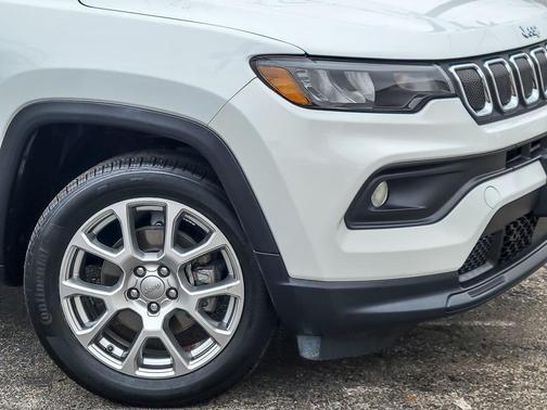 2022 Jeep Compass Latitude Lux