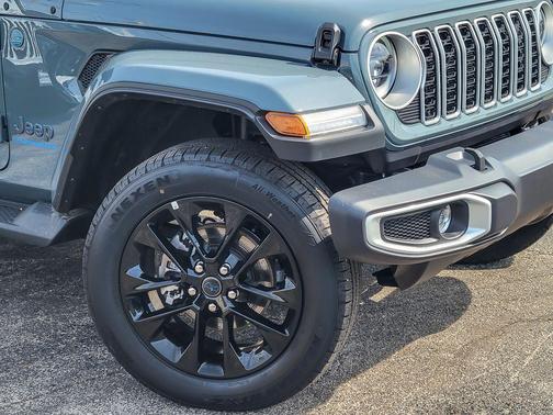 Anvil Clearcoat 2025 Jeep Wrangler 4xe Sahara