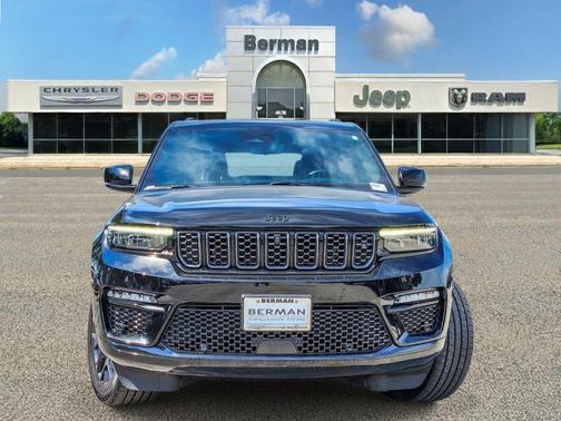 Diamond Black Crystal Pearlcoat 2025 Jeep Grand Cherokee Summit