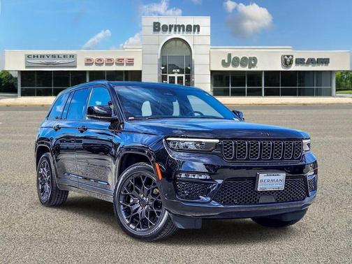 Diamond Black Crystal Pearlcoat 2025 Jeep Grand Cherokee Summit