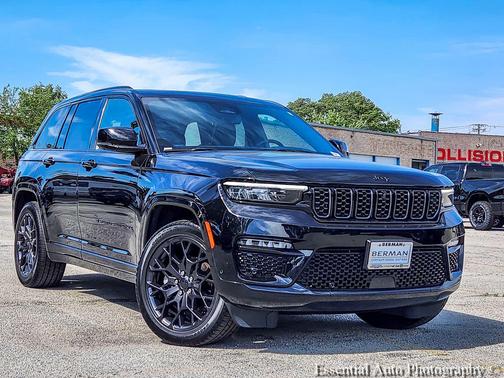 Diamond Black Crystal Pearlcoat 2025 Jeep Grand Cherokee Summit