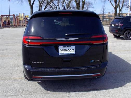 2025 Chrysler Pacifica Hybrid Select