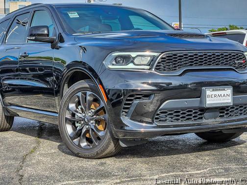 DB Black Crystal Clearcoat 2024 Dodge Durango R/T Plus RWD