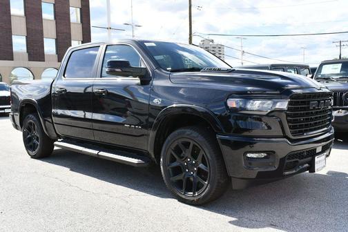 Diamond Black Crystal Pearlcoat 2026 RAM 1500 Laramie