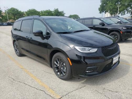 2025 Chrysler Pacifica L