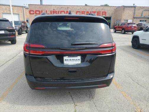 2025 Chrysler Pacifica L