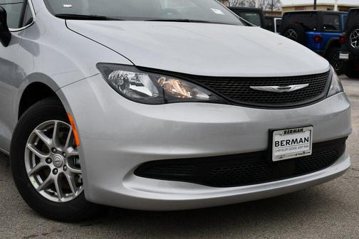 2026 Chrysler Voyager LX