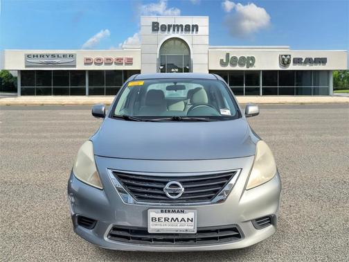 2012 Nissan Versa 1.6 S
