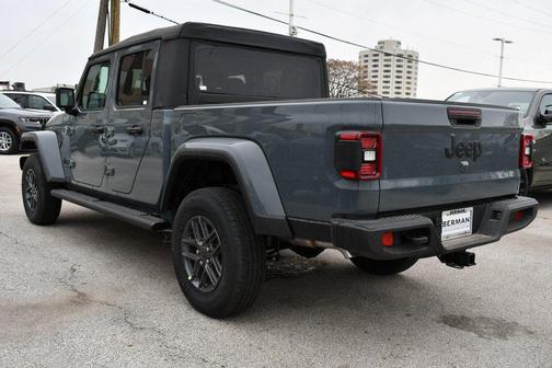 2026 Jeep Gladiator Sport S