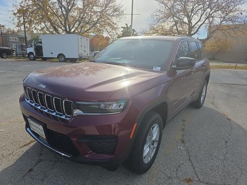 2025 Jeep Grand Cherokee Laredo