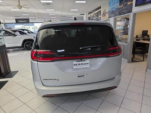 2026 Chrysler Pacifica L