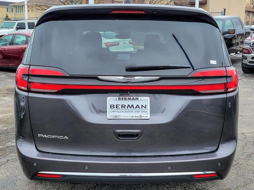 Granite Crystal Metallic Clearcoat 2023 Chrysler Pacifica Touring L