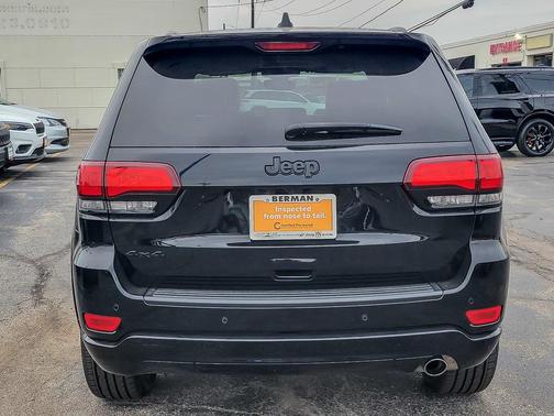 2022 Jeep Grand Cherokee Laredo