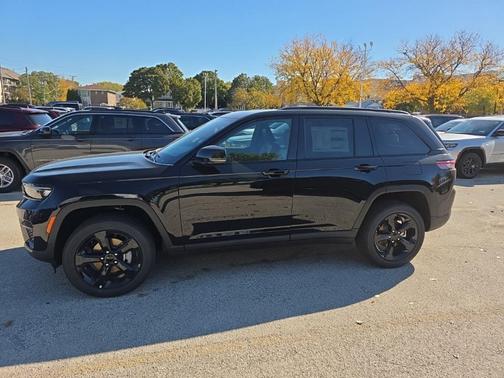 2025 Jeep Grand Cherokee Altitude