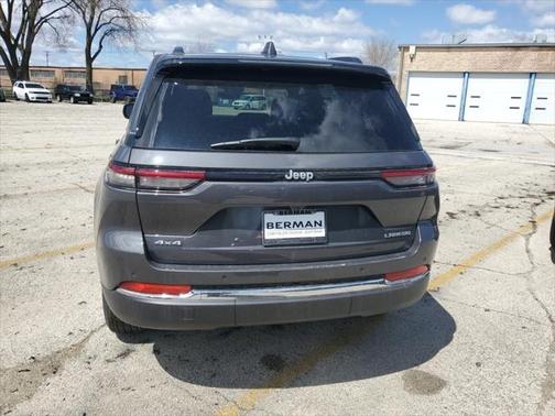 2025 Jeep Grand Cherokee Laredo