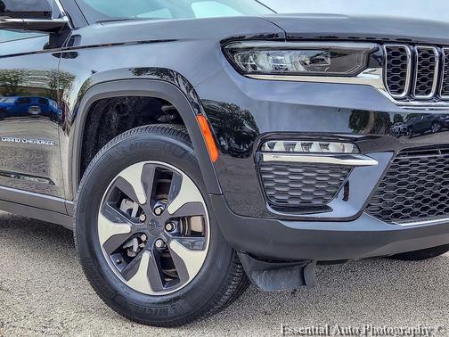 Diamond Black Crystal Pearlcoat 2022 Jeep Grand Cherokee 4xe Base