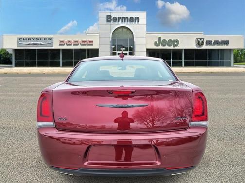 2022 Chrysler 300 Touring