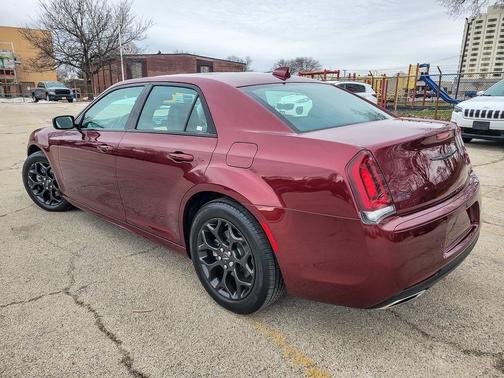 2022 Chrysler 300 Touring