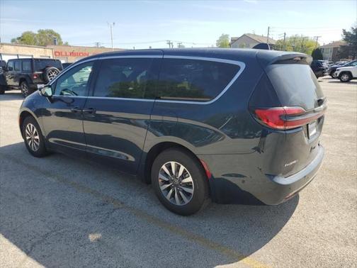 2025 Chrysler Pacifica Hybrid Select