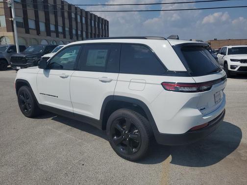 2025 Jeep Grand Cherokee Altitude