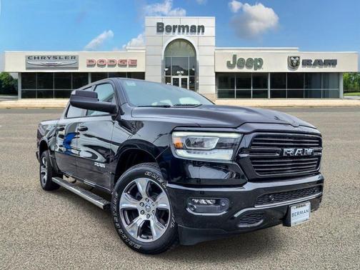 Diamond Black Crystal Pearlcoat 2024 RAM 1500 Laramie