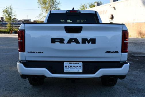 Ivory White Tri-Coat Pearlcoat 2026 RAM 1500 Limited