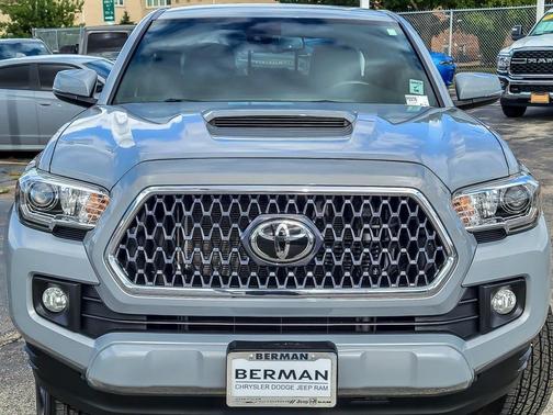 2019 Toyota Tacoma SR