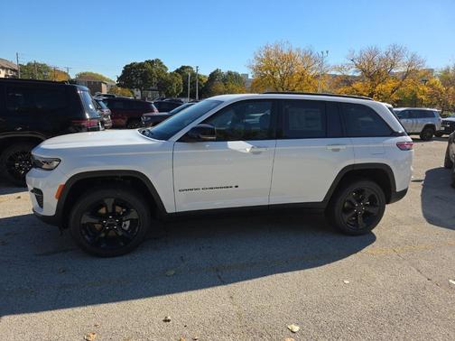 2025 Jeep Grand Cherokee Altitude