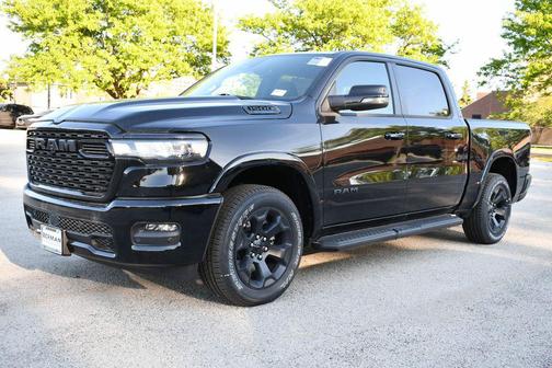 Diamond Black Crystal Pearlcoat 2026 RAM 1500 Big Horn/Lone Star