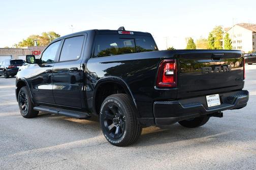 Diamond Black Crystal Pearlcoat 2026 RAM 1500 Big Horn/Lone Star