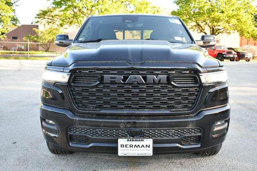 Diamond Black Crystal Pearlcoat 2026 RAM 1500 Big Horn/Lone Star
