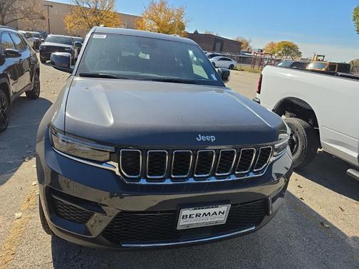 2025 Jeep Grand Cherokee Laredo