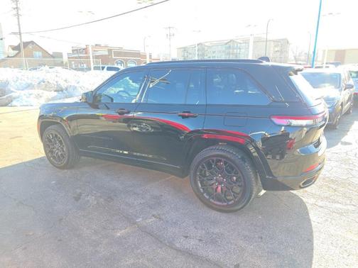 2025 Jeep Grand Cherokee Summit