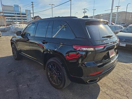 2025 Jeep Grand Cherokee Summit