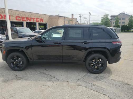 2025 Jeep Grand Cherokee Laredo