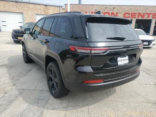 2025 Jeep Grand Cherokee Laredo