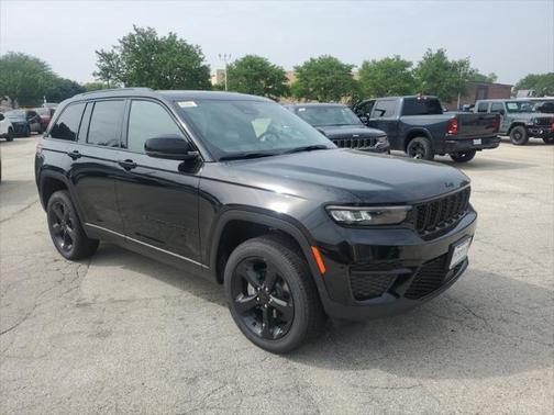 2025 Jeep Grand Cherokee Laredo