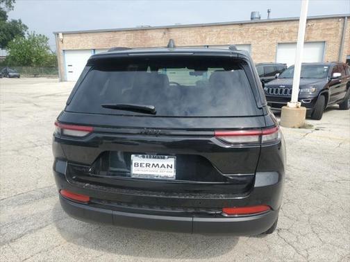 2025 Jeep Grand Cherokee Laredo