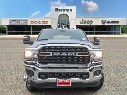 2024 RAM 3500 Tradesman Crew Cab 4x4 8' Box